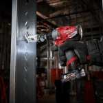 Masina de gaurit/infiletat cu 2 acumulatori Milwaukee M12 FDD-602X